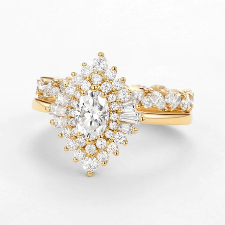 Oval Cut Vintage Halo Moissanite Wedding Ring Set For Her