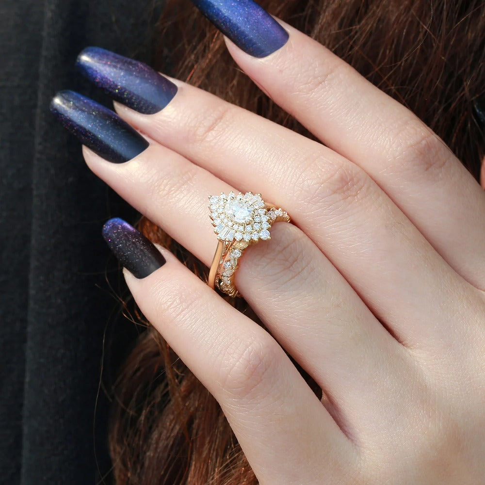 Oval Cut Vintage Halo Moissanite Wedding Ring Set For Her