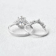 Side Accent Oval Cut Moissanite Bridal Set For Women