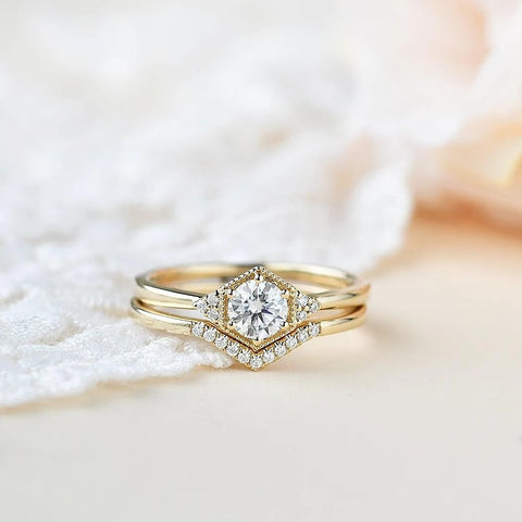 Moissanite Round Cut Vintage Wedding Rind Set