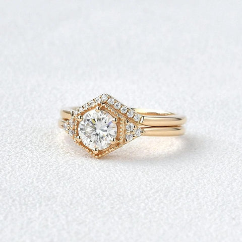 Moissanite Round Cut Vintage Wedding Rind Set