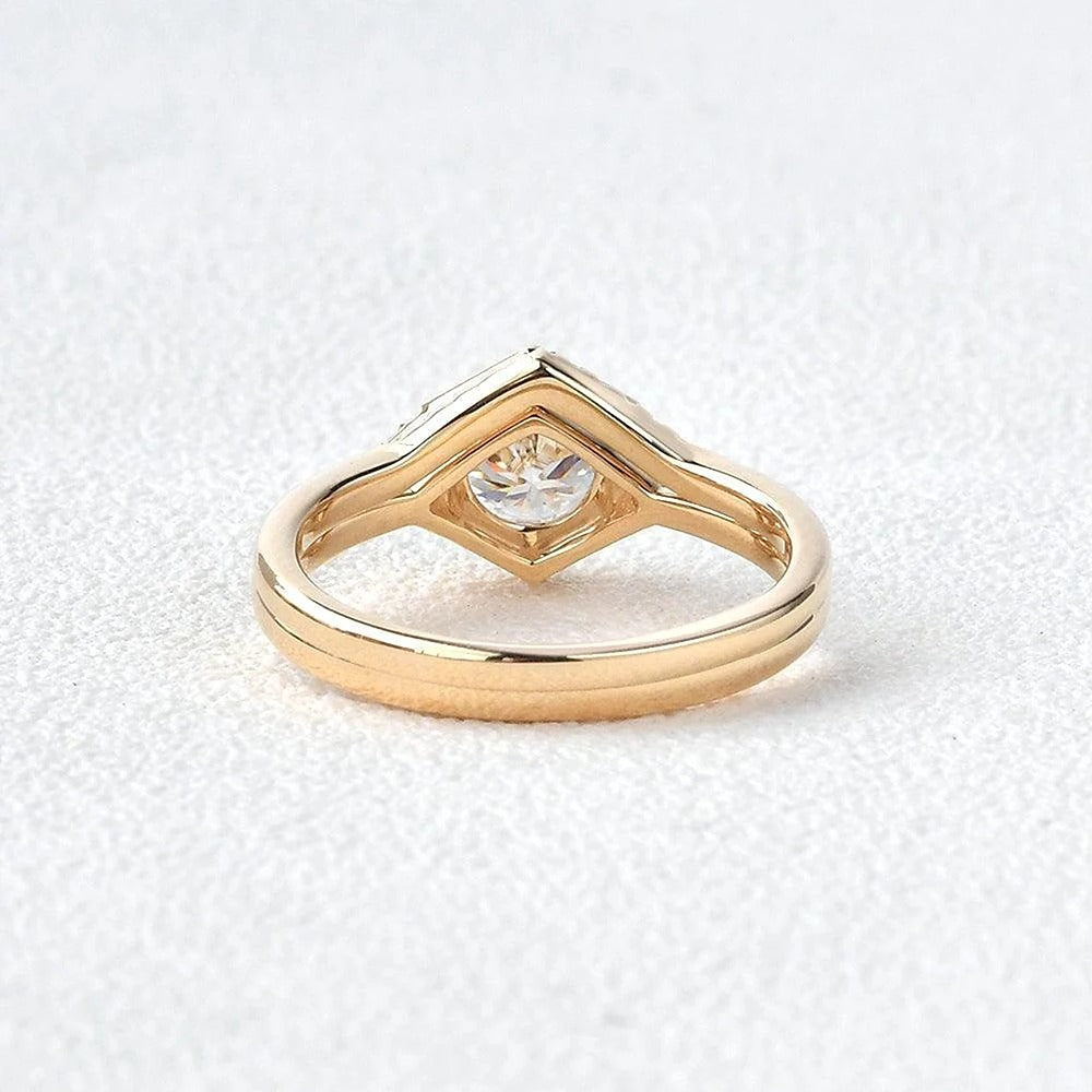 Moissanite Round Cut Vintage Wedding Rind Set