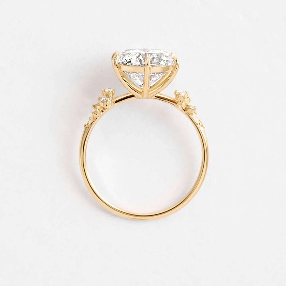 Round Cut Vintage Moissanite Engagement Ring
