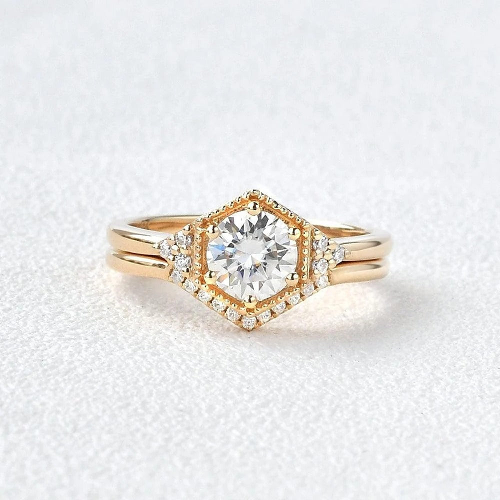 Moissanite Round Cut Vintage Wedding Rind Set