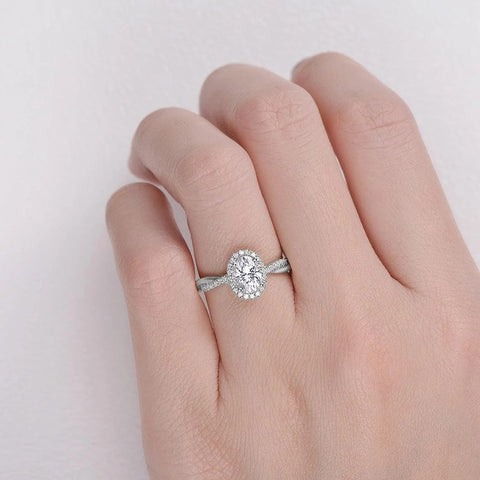 Oval Cut Moissanite Twisted Engagement Ring