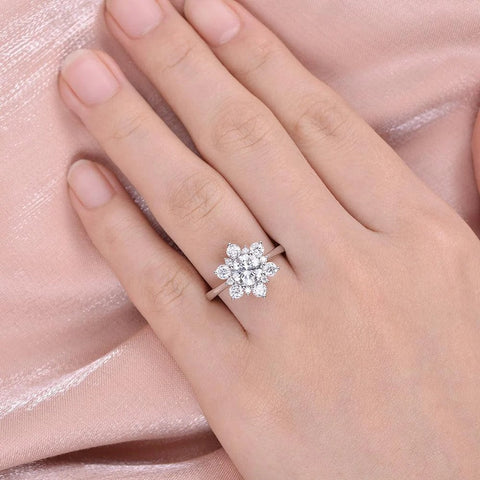 Round Cut Vintage Halo Moissanite Engagement Ring