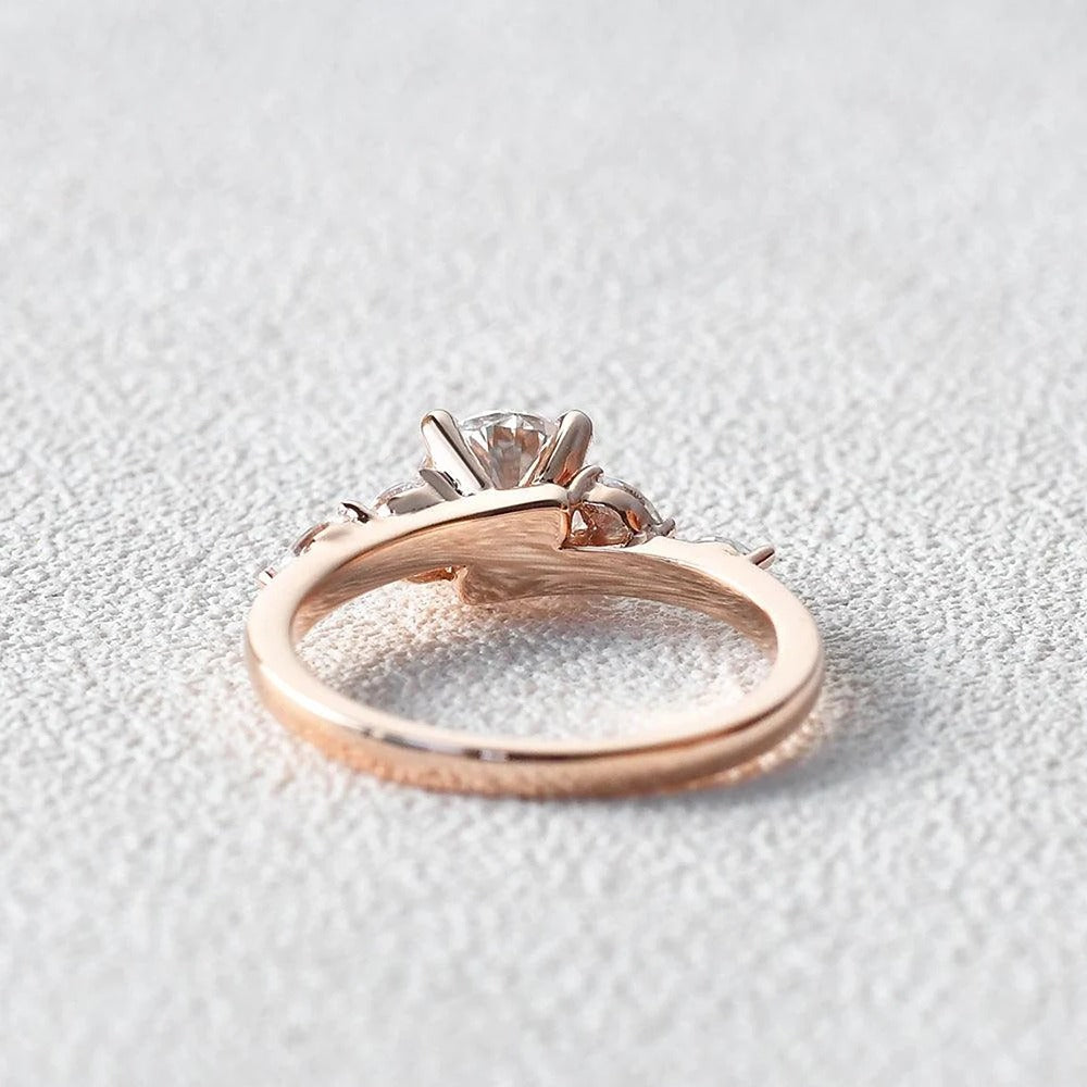 Round Cut Vintage Moissanite Wedding Ring