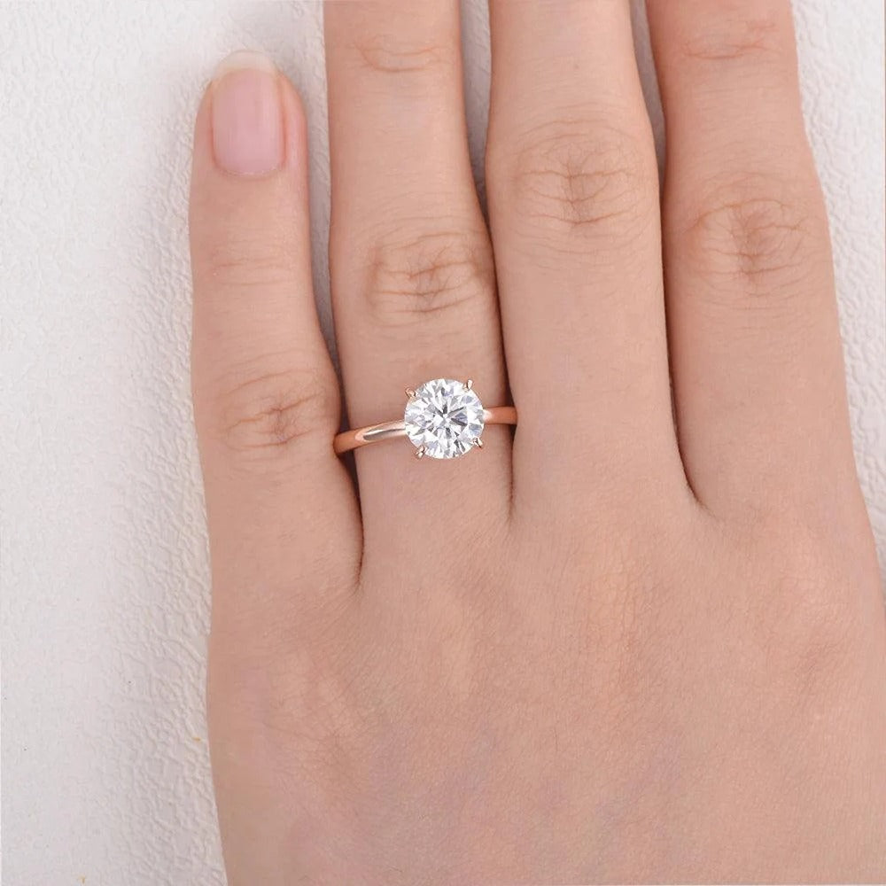 Round Cut Solitaire Moissanite Engagement Ring
