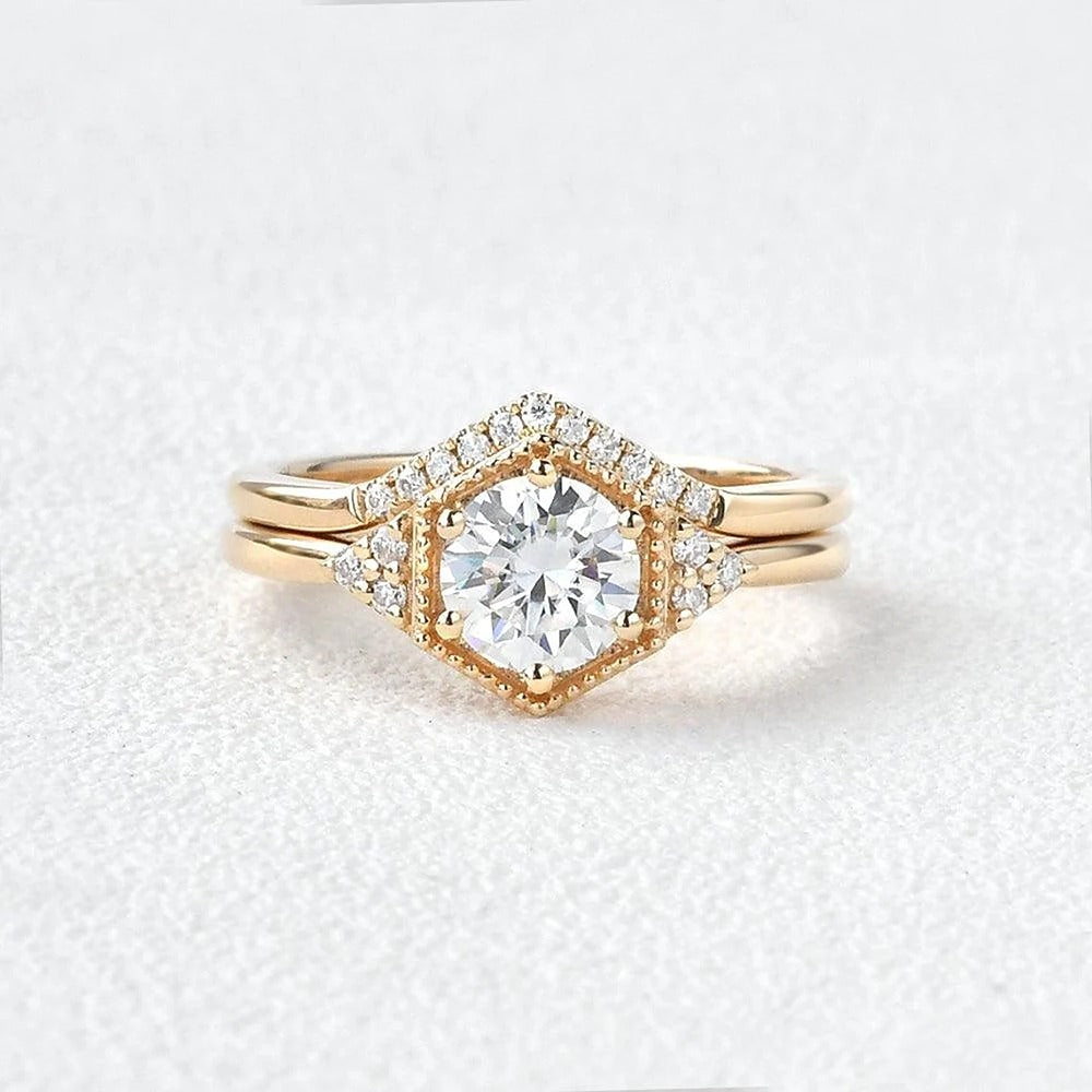 Moissanite Round Cut Vintage Wedding Rind Set