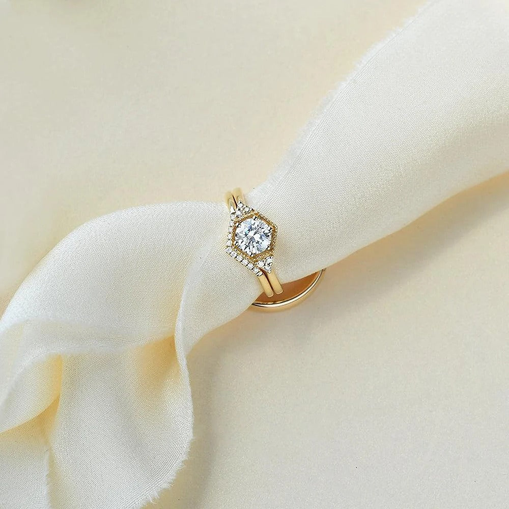 Moissanite Round Cut Vintage Wedding Rind Set