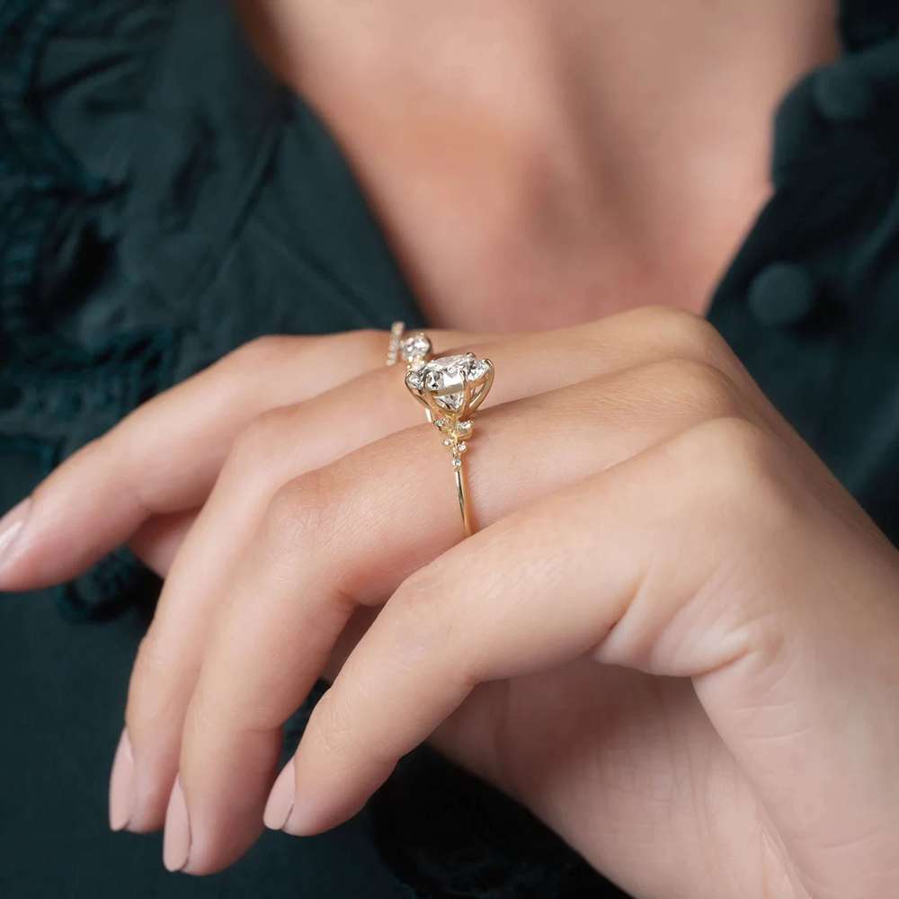 Round Cut Vintage Moissanite Engagement Ring