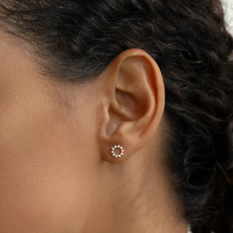 Round Shape Moissanite Diamond Round Cut Stud Earring For Women