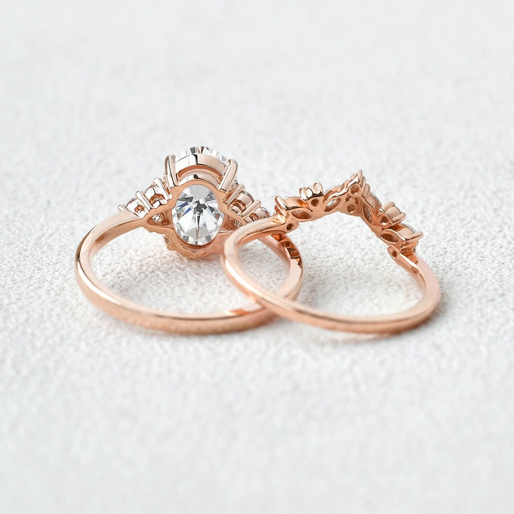 Side Accent Oval Cut Moissanite Bridal Set For Women