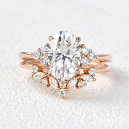 Side Accent Oval Cut Moissanite Bridal Set For Women